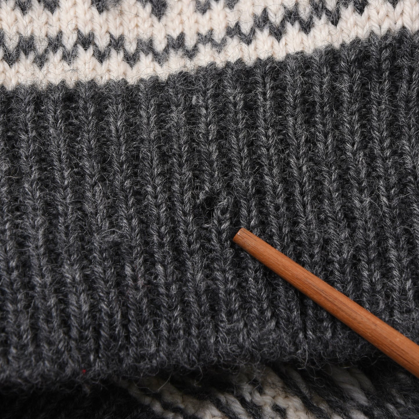 Dale of Norway Wool Cardigan Sweater Size 48 Chest ca. 55.5cm