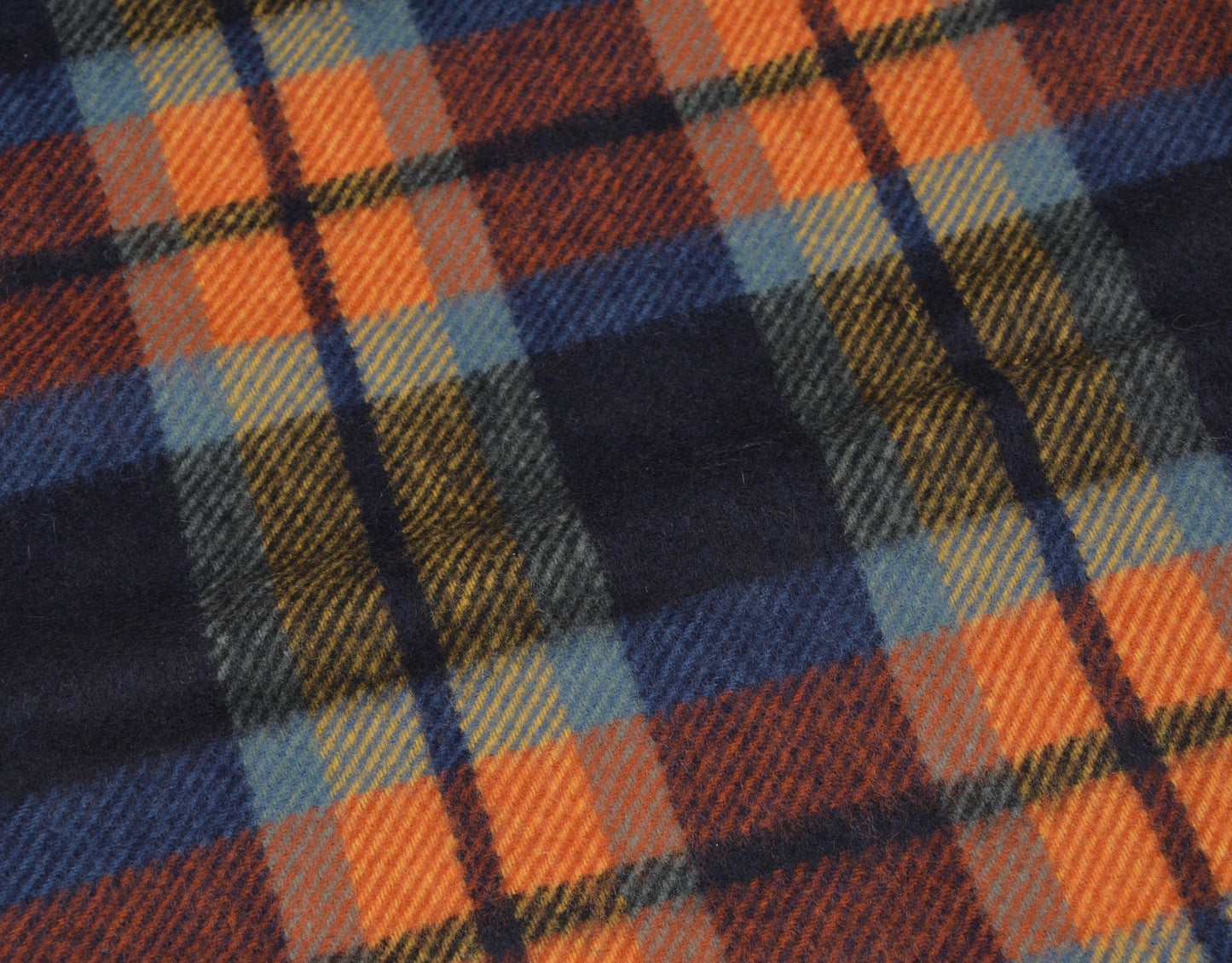 Karierter Wollschal von F. Uno - Navy & Orange