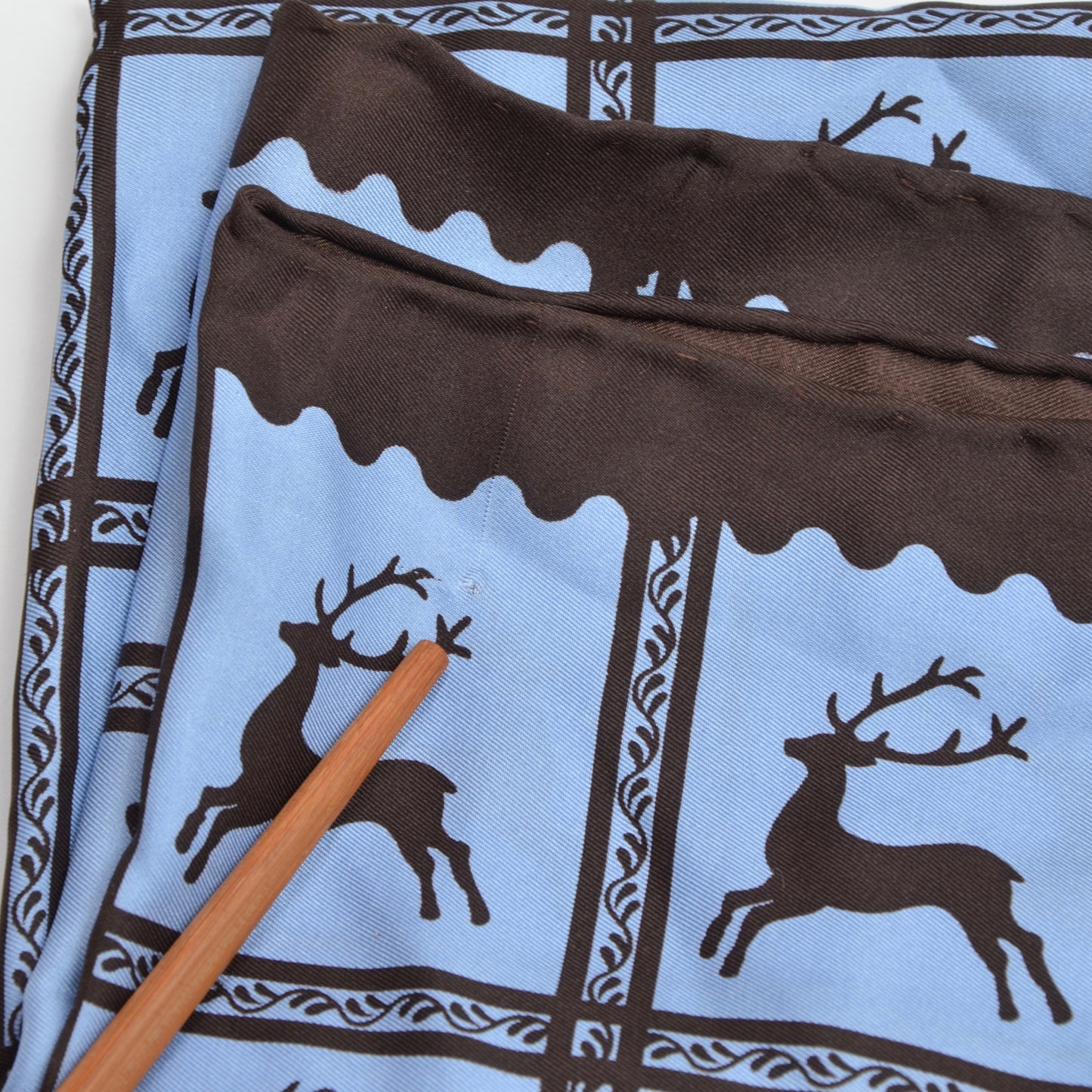 Striessnig Traditionelles Seiden-Einstecktuch - Hirsch-Print