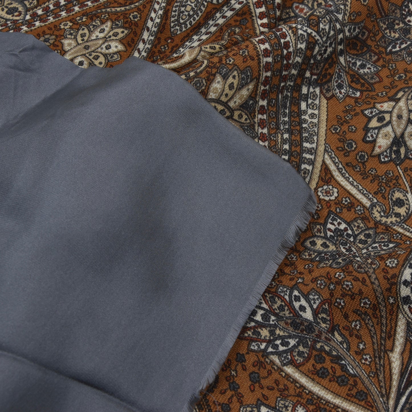 Codello Double-Sided Wool-Silk Dress Scarf 157cm - Paisley