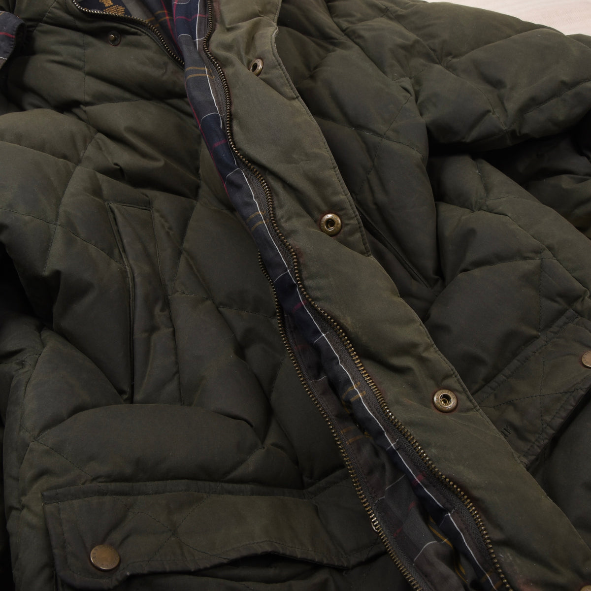 Barbour Waxed Baumwolle Daunen Pufferjacke (Explorer) Gr. M - Green