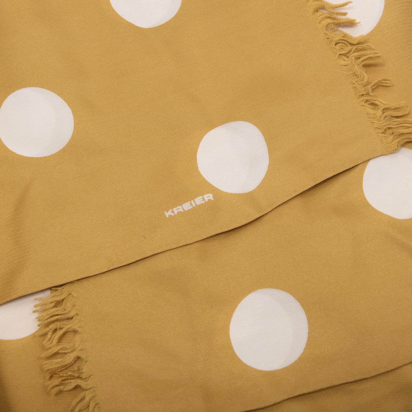 Kreier Vintage Seidentuch ca. 109cm – Gold-Senf Polka Dots