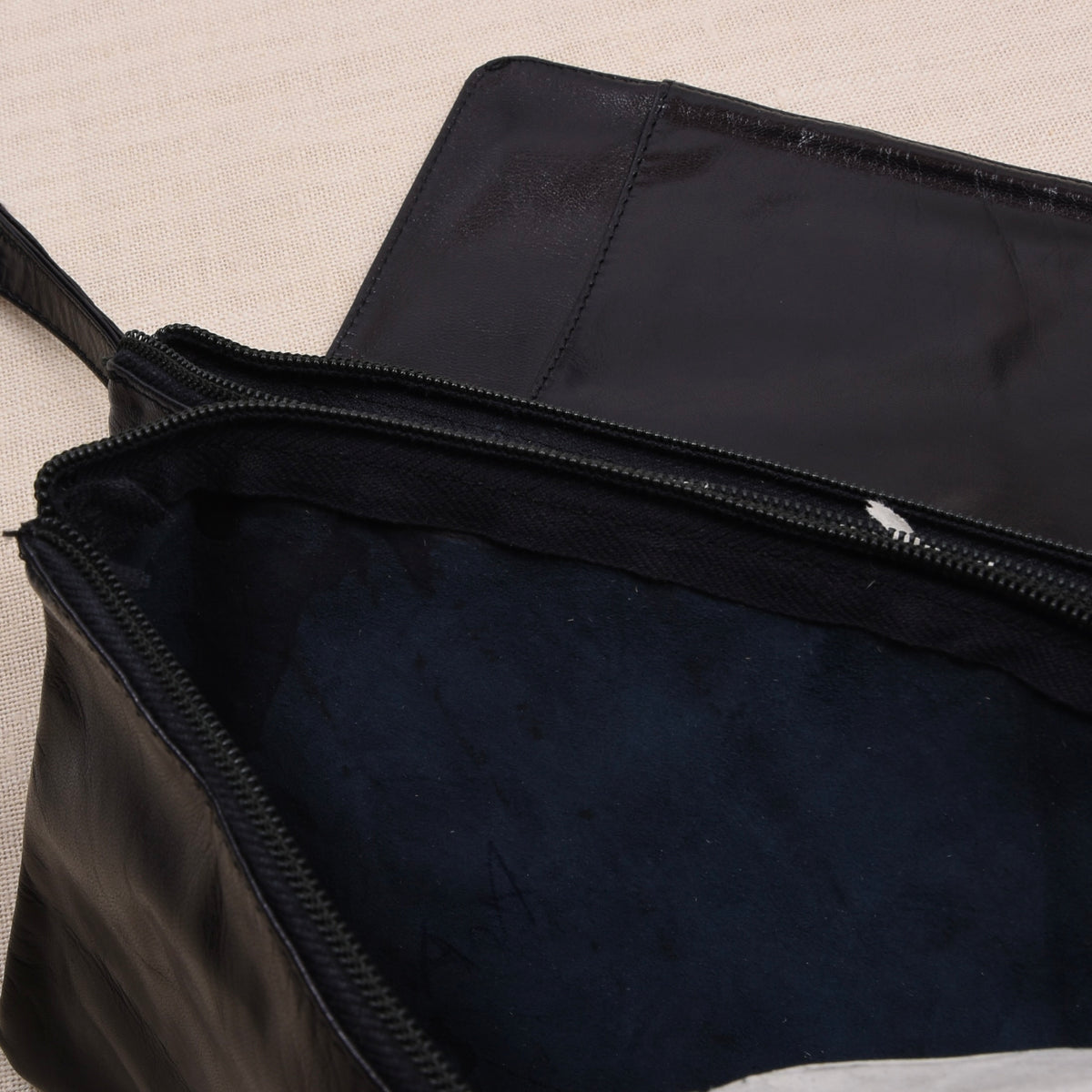 NOS Pierre Cardin Butter-Soft Leather Travel Pouch ca. 26cm - Black