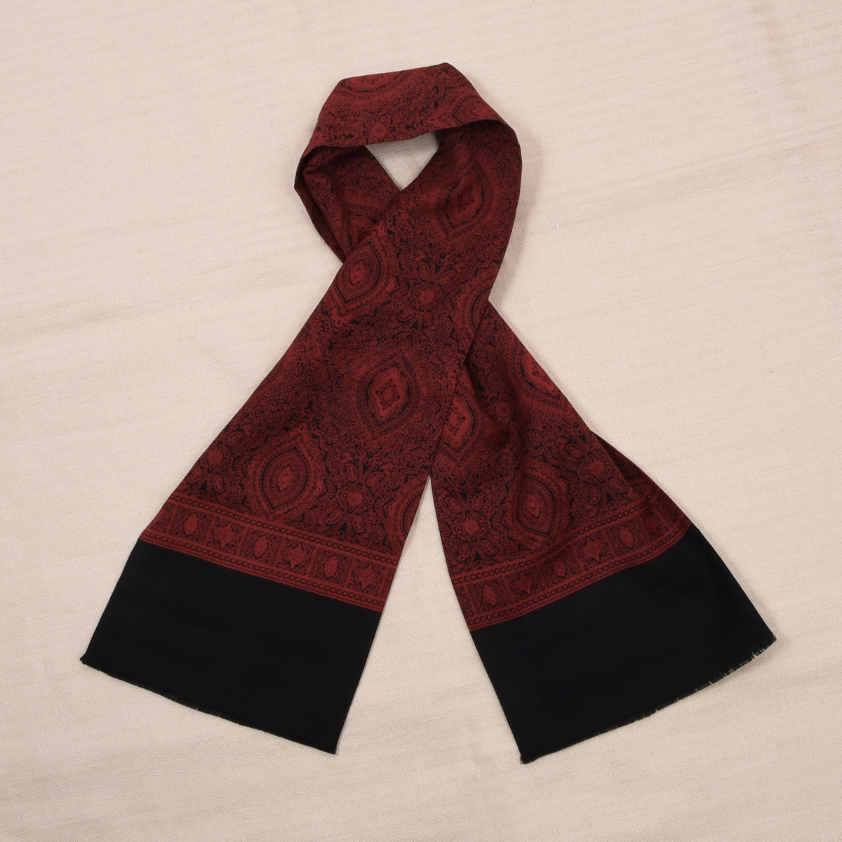 Classic Vintage Wool Challis Dress Scarf ca. 125cm - Black/Red