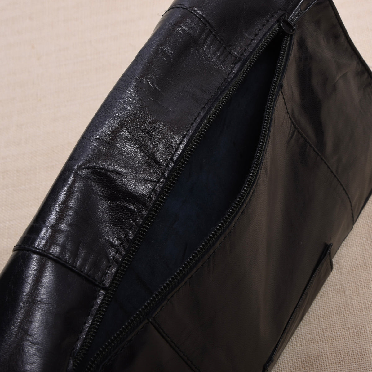 NOS Pierre Cardin Butter-Soft Leather Travel Pouch ca. 26cm - Black