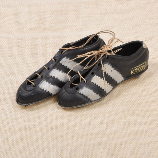 Adidas Miniatur-Fußballschuhe im Vintage-Stil der 60er-70er Jahre