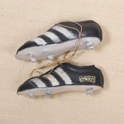 Adidas Miniatur-Fußballschuhe im Vintage-Stil der 60er-70er Jahre