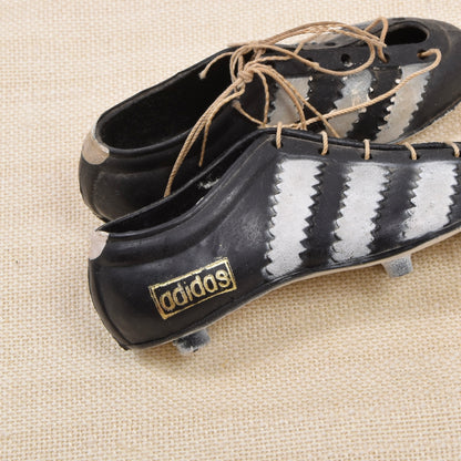 Adidas Miniatur-Fußballschuhe im Vintage-Stil der 60er-70er Jahre