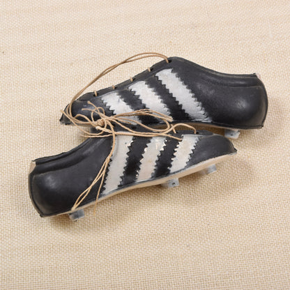 Adidas Miniatur-Fußballschuhe im Vintage-Stil der 60er-70er Jahre