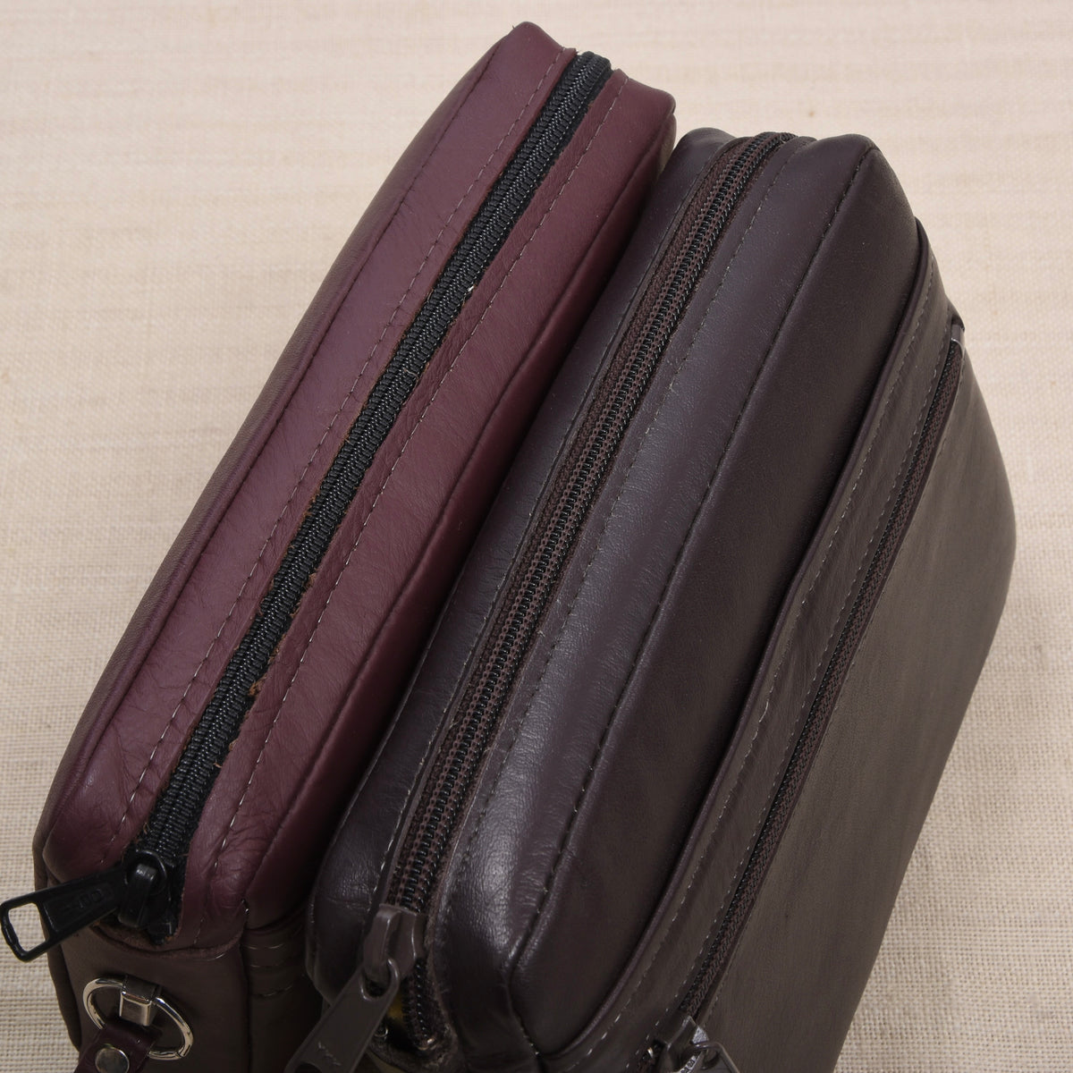 NOS Set of 2 Leather Travel Pouches ca. 20cm - Brown/Burgundy