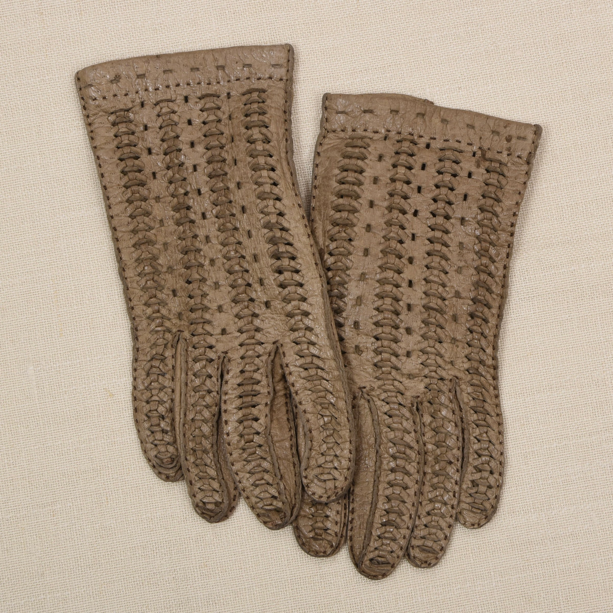 Ungefütterte Peccary-Leder Autofahrerhandschuhe im Vintage-Stil – Beige/Hellbraun