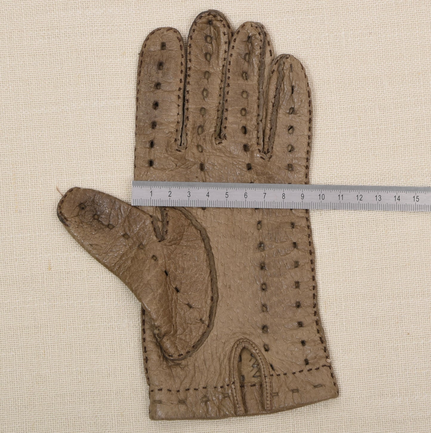 Ungefütterte Peccary-Leder Autofahrerhandschuhe im Vintage-Stil – Beige/Hellbraun