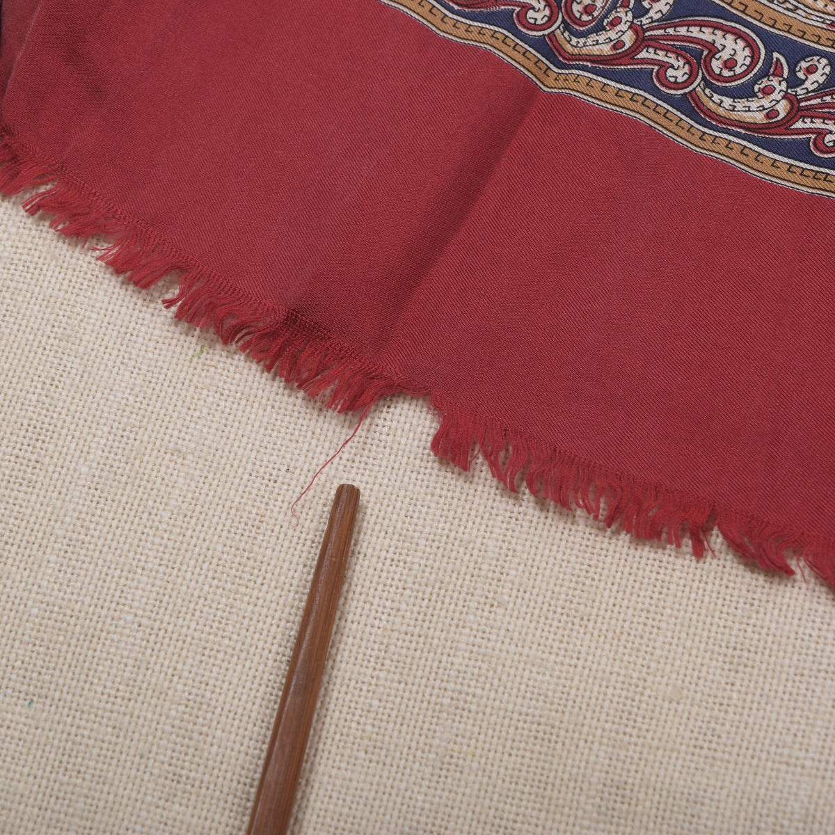 Jammers & Leufgen 100% Seide Stadtschal ca. 138 cm - Rot Paisley
