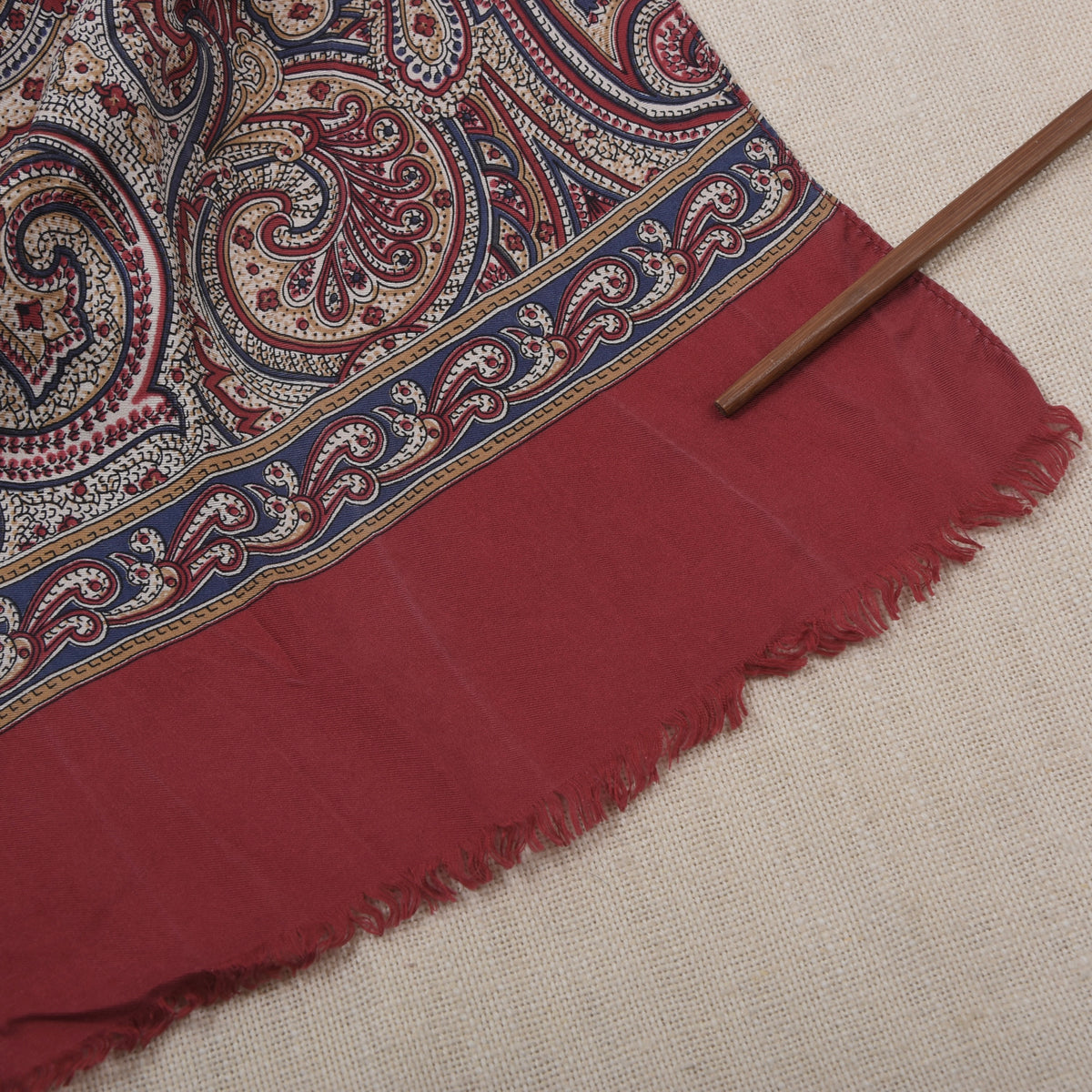 Jammers & Leufgen 100% Seide Stadtschal ca. 138 cm - Rot Paisley