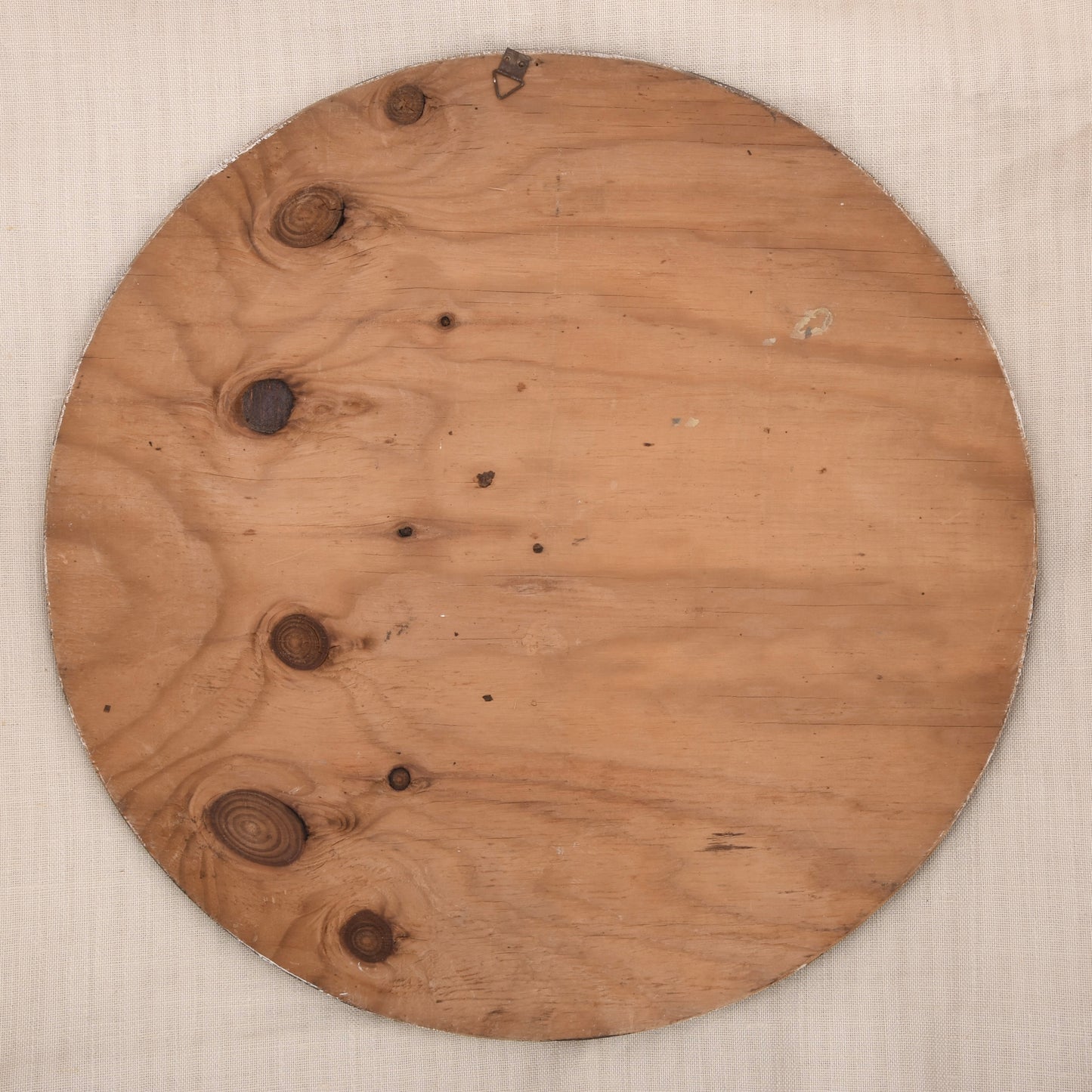 Große handbemalte österreichische Schützenscheibe aus Holz – Datiert 1977 – Hirsch-/Jagdmotiv