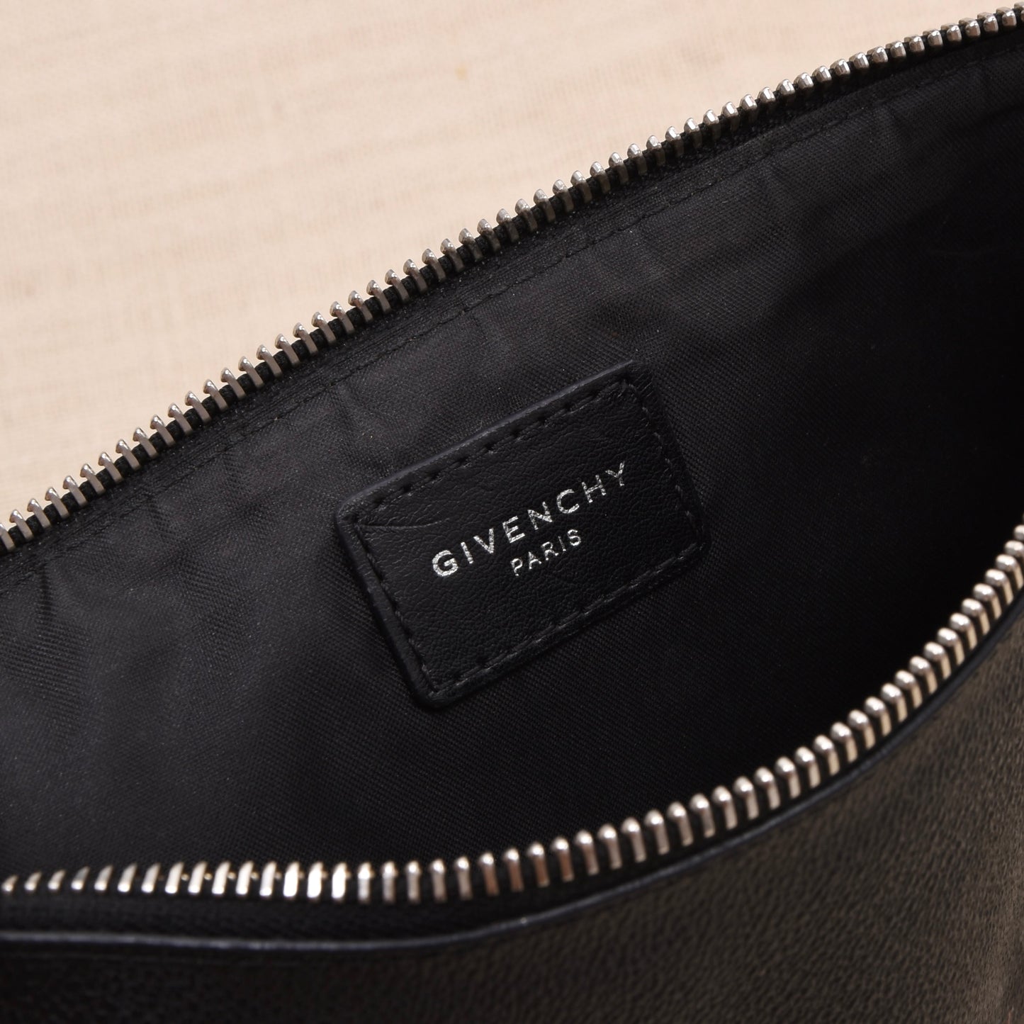 Givenchy Rottweiler Clutch - Schwarz