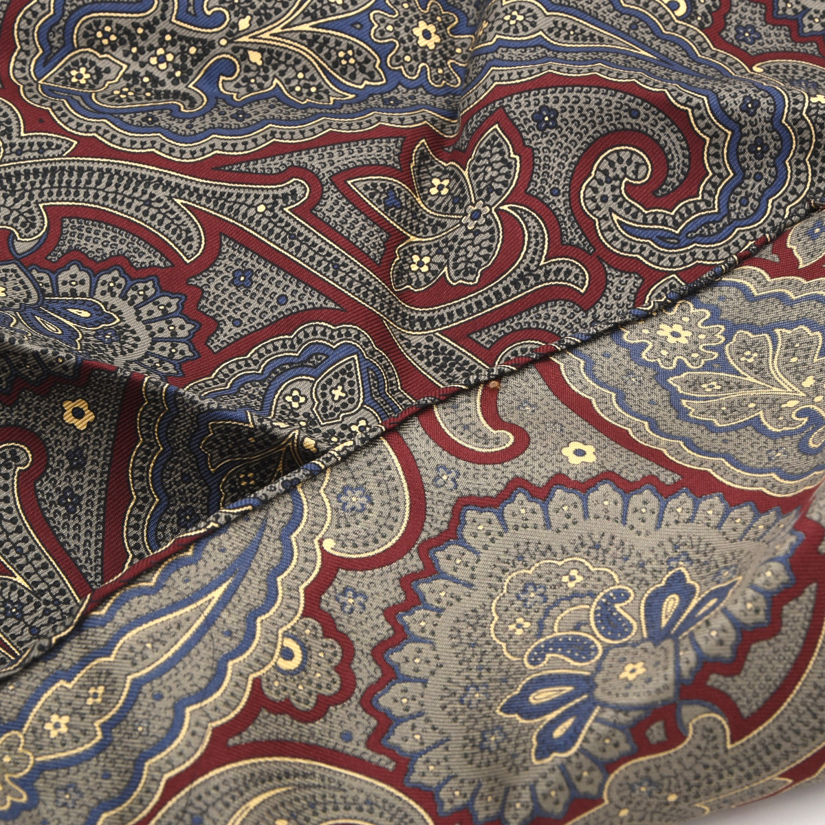 Classic Vintage Seide Einstecktuch 30,5 cm  Made in Italy- Large Paisley