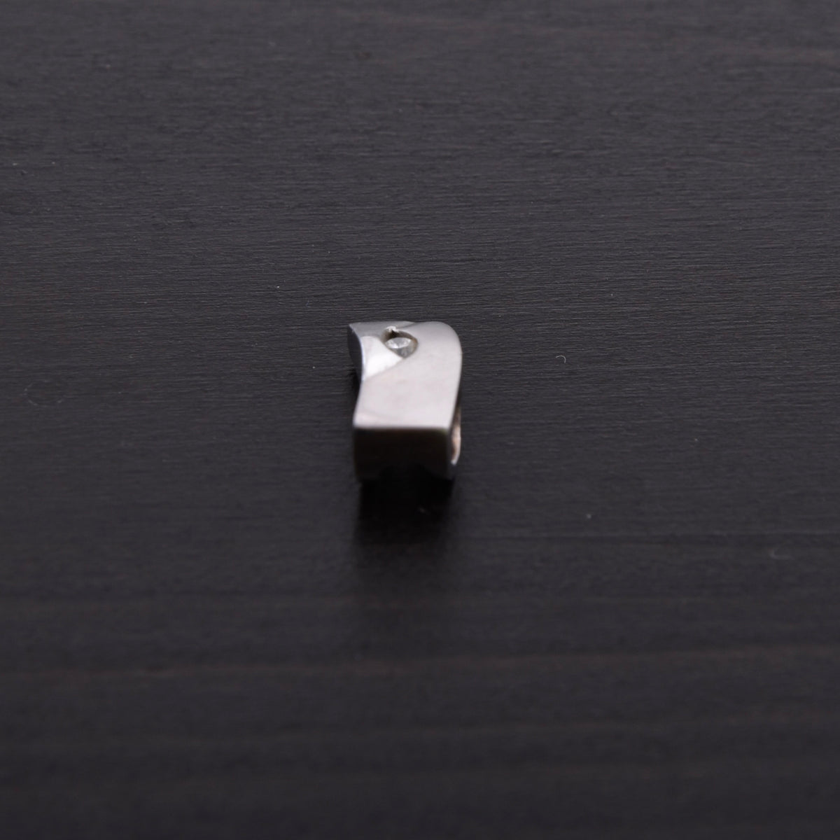 Feichtinger Anhänger „Eve“  585 / 14kt Weißgold mit einem Brillanten von 0,06 ct. 