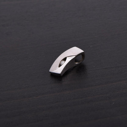 Feichtinger Anhänger „Eve“  585 / 14kt Weißgold mit einem Brillanten von 0,06 ct. 
