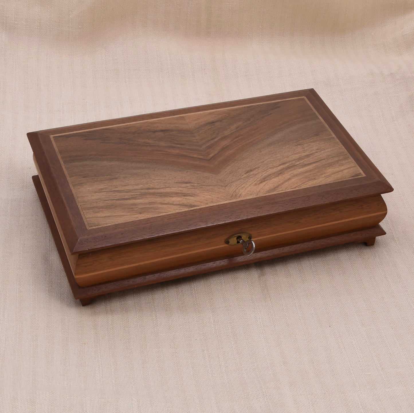 Vintage Holz-Schatulle mit Intarsiendeckel, spiegelbildlicher Maserung, Samtfutter & Schlüssel