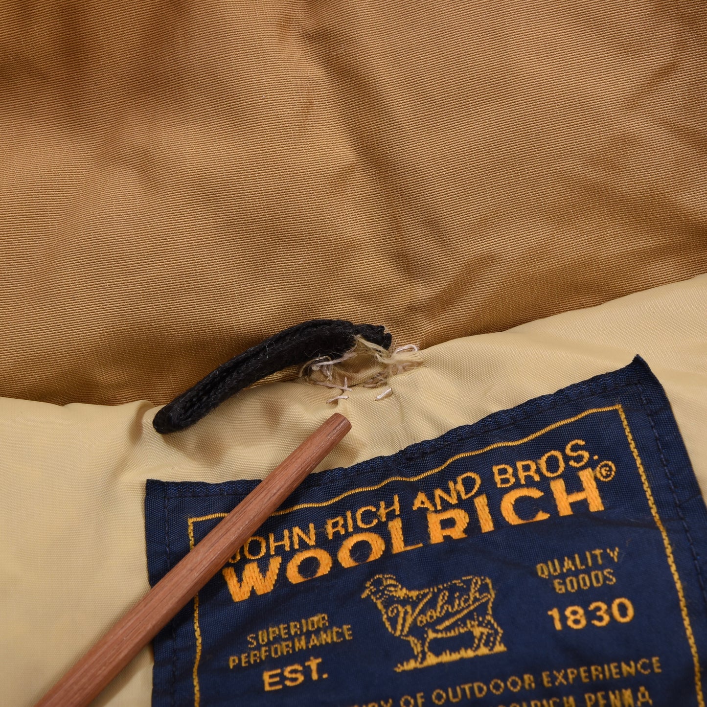 Woolrich Arctic Parka Feat. Coyote Hood Size M ca. 62cm - Beige/Tan