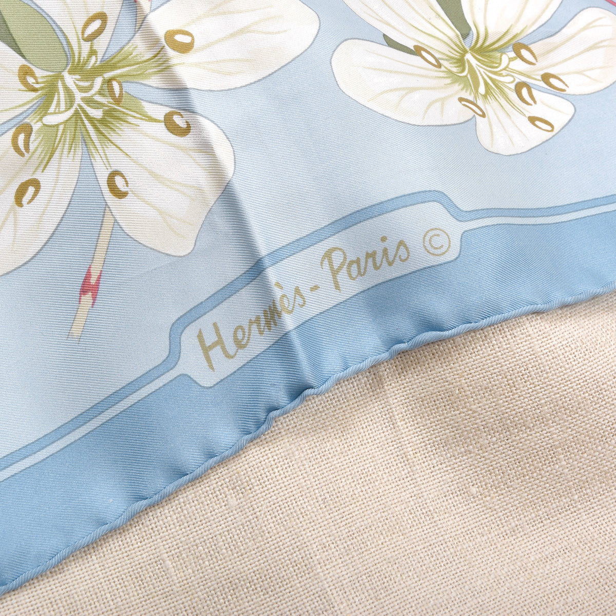 Hermès Paris Fleurs d'Hellade x Niki Goulandris Seidenschal
