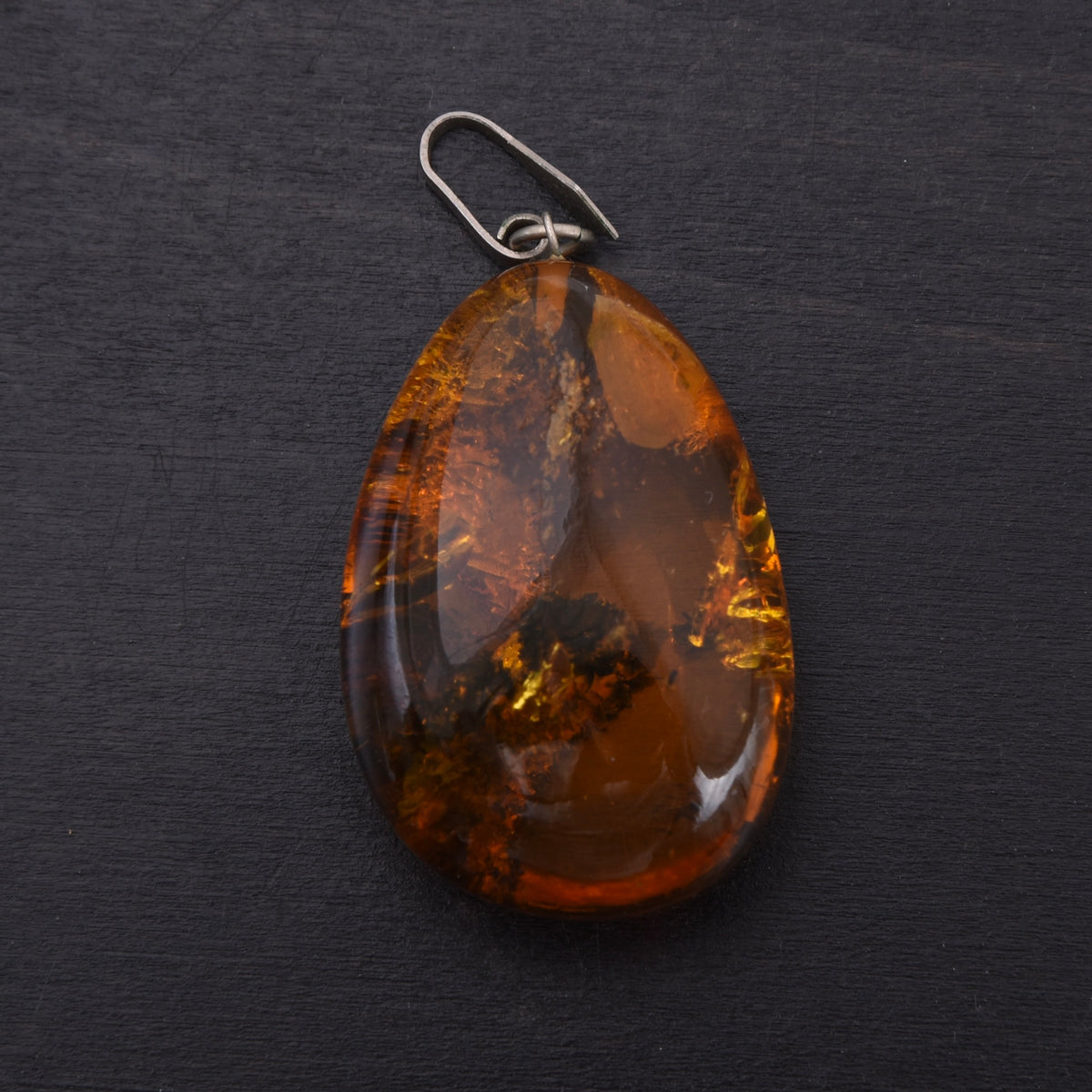 Vintage Amber Pendant With Inclusions ca. 6.84g