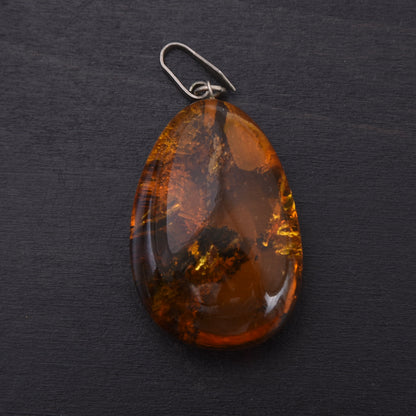 Vintage Amber Pendant With Inclusions ca. 6.84g