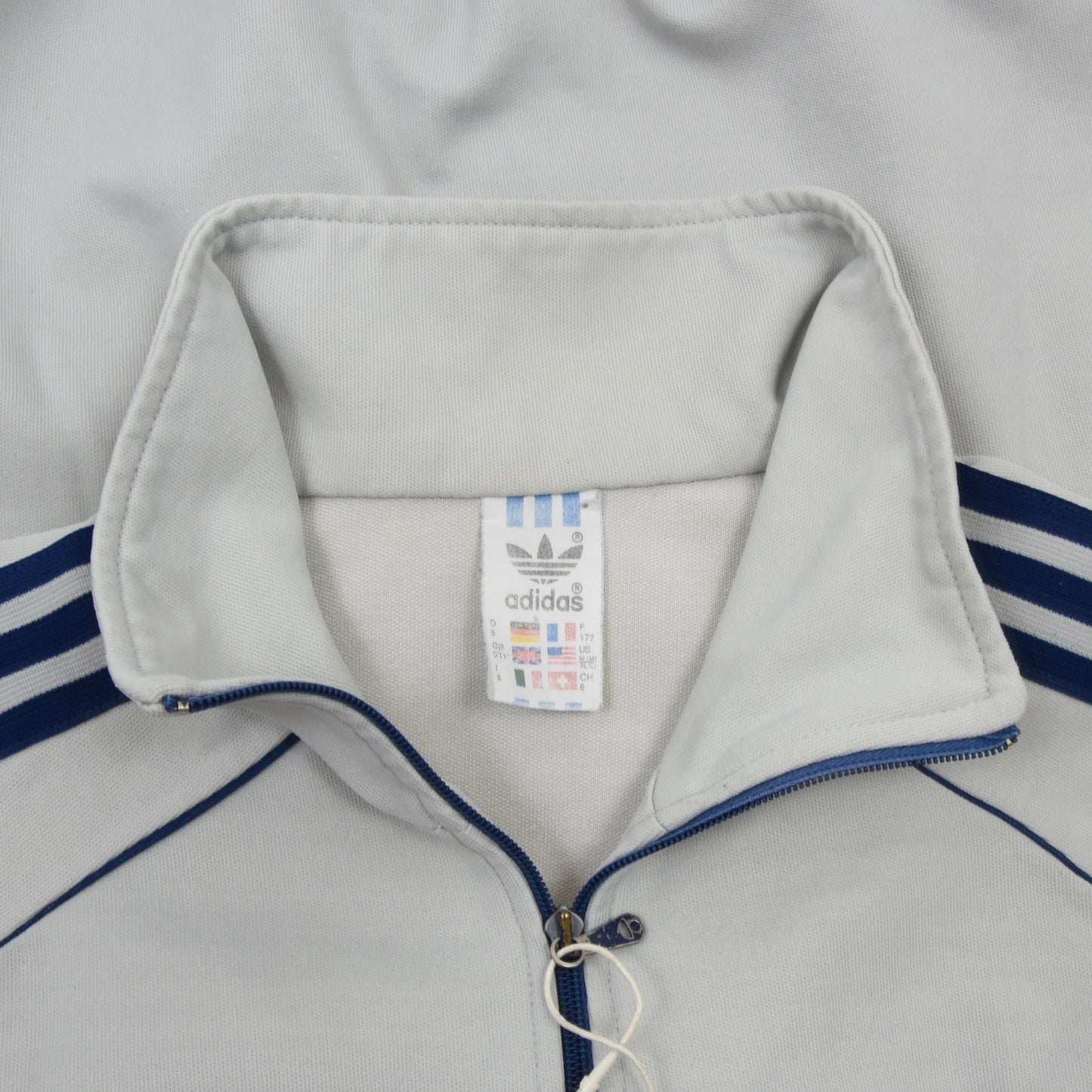 Vintage Adidas Track Jacke Größe D6 - Grau