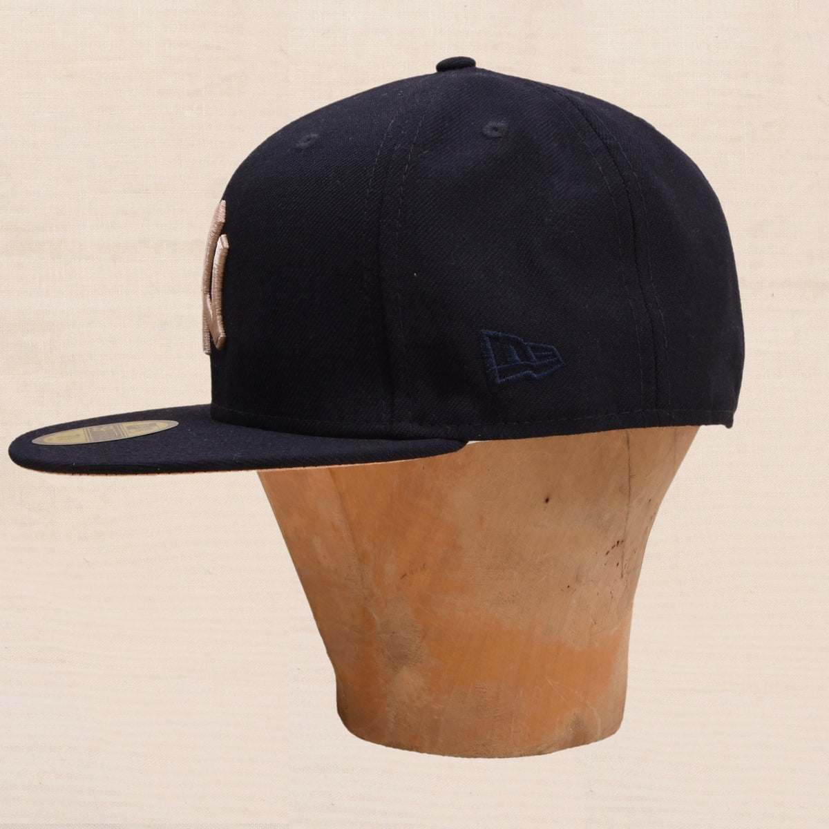 New Era New York Yankees Baseball Hat 100% Wool Size 7 /34 61.5cm - Navy/Copper-Rose Gold