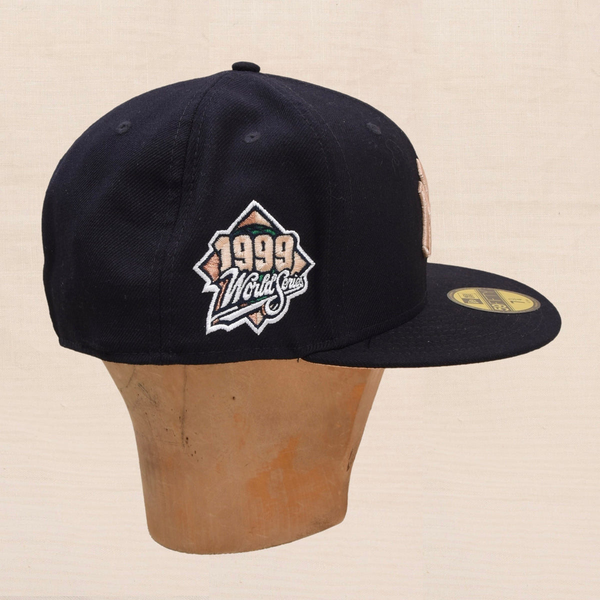 New Era New York Yankees Baseball Hat 100% Wool Size 7 /34 61.5cm - Navy/Copper-Rose Gold