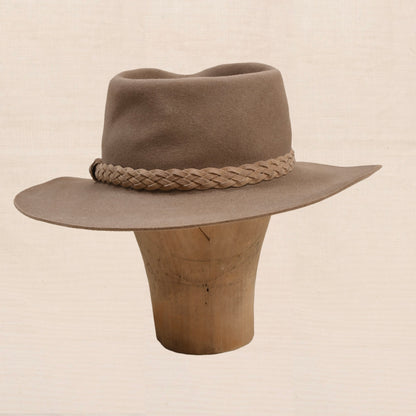 Vintage Akubra Snowy River Fellfilz Hut Made in Australien ca. Gr. 58 - Grau-Braun/Tan