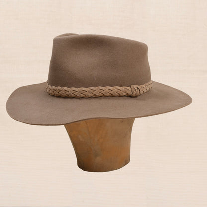 Vintage Akubra Snowy River Fellfilz Hut Made in Australien ca. Gr. 58 - Grau-Braun/Tan