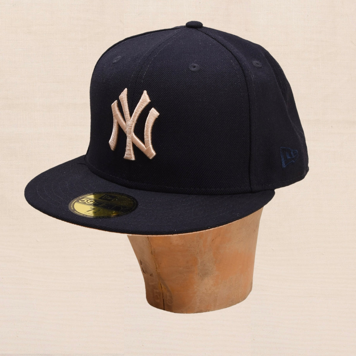 New Era New York Yankees Baseball Hat 100% Wool Size 7 /34 61.5cm - Navy/Copper-Rose Gold