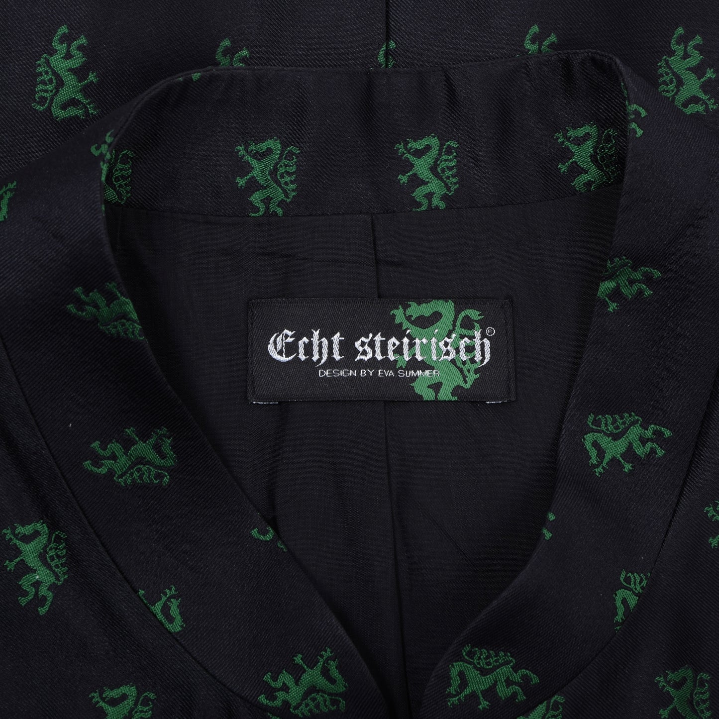 Echt Steirisch 100% Silk Vest/Trachtengilet Size 52 ca. 56.3cm - Styrian Panther