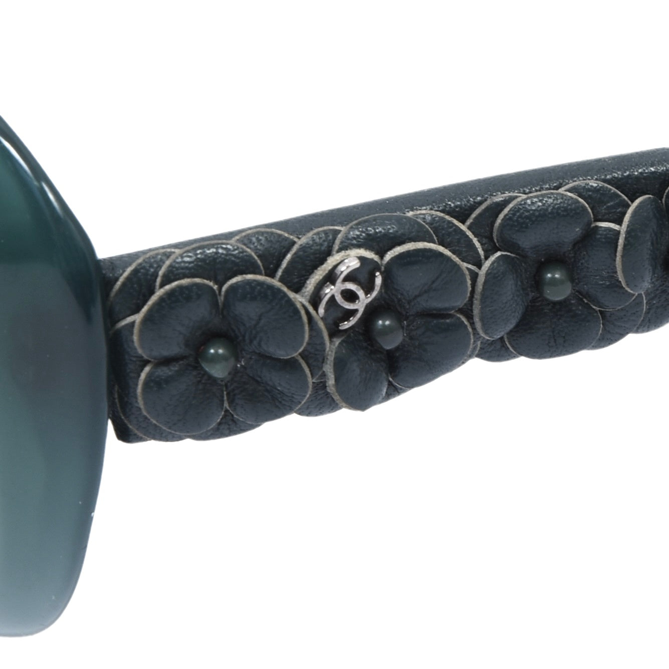 Chanel 5318Q Camellia Leather Sunglasses - Green – Leot James
