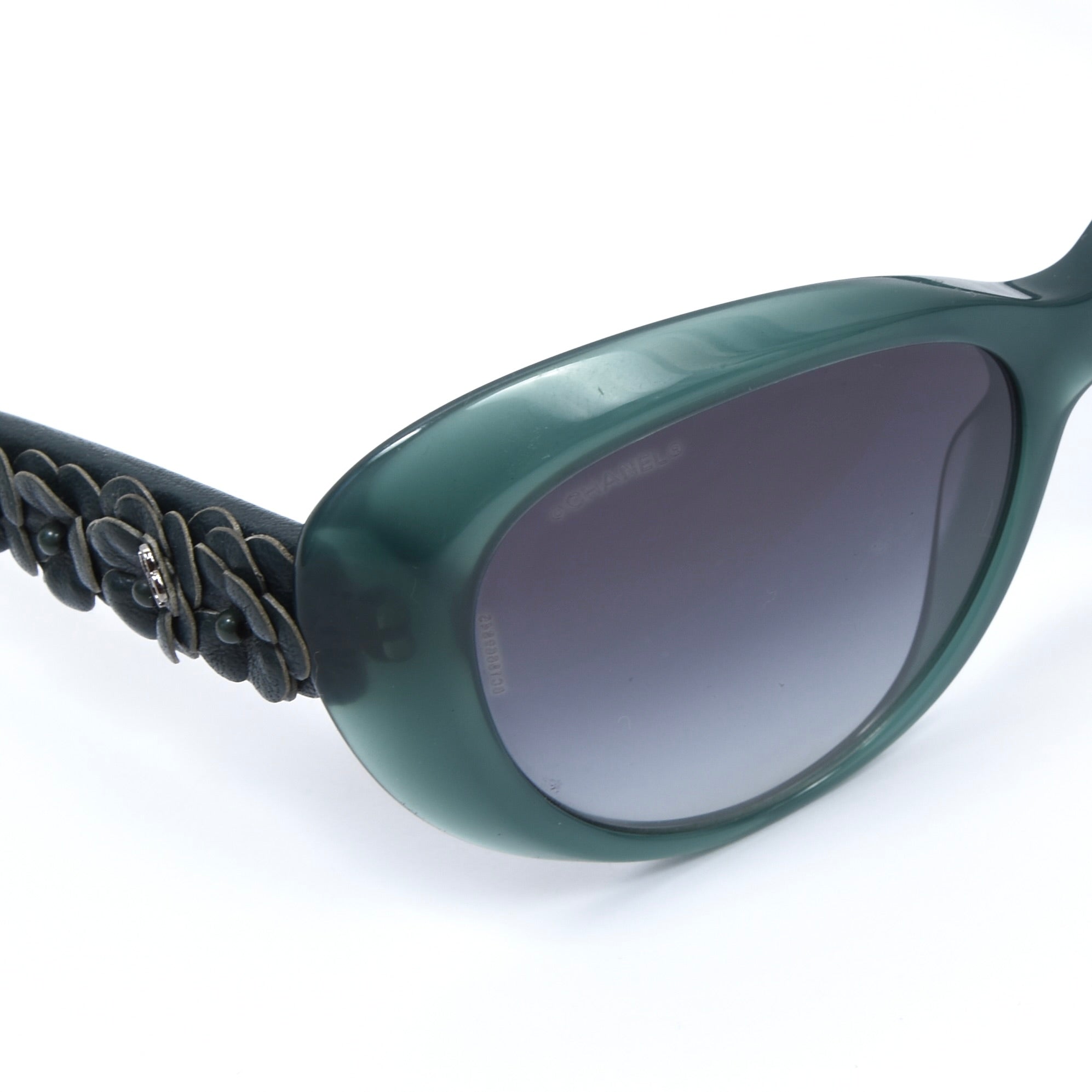 Chanel 5318Q Camellia Leather Sunglasses - Green – Leot James