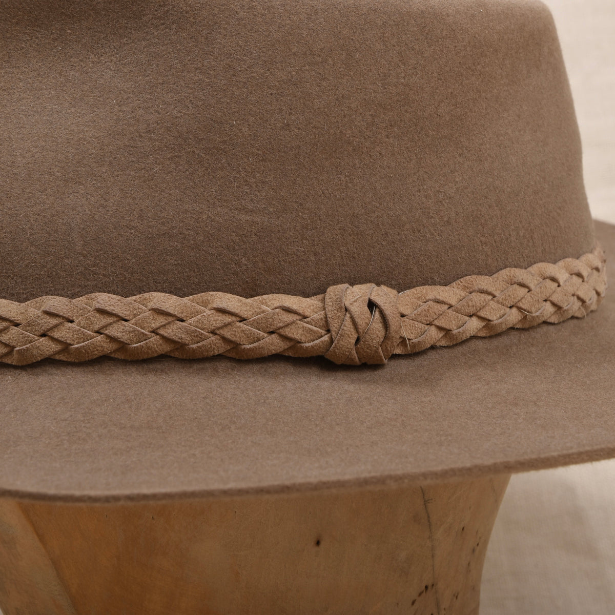 Vintage Akubra Snowy River Fellfilz Hut Made in Australien ca. Gr. 58 - Grau-Braun/Tan