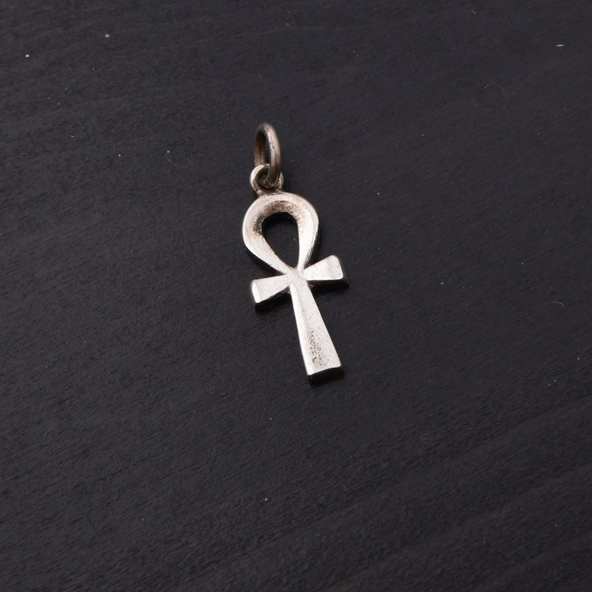 Vintage .800 Silver Egyptian Ankh Cross Charm/Pendant ca. 2cm