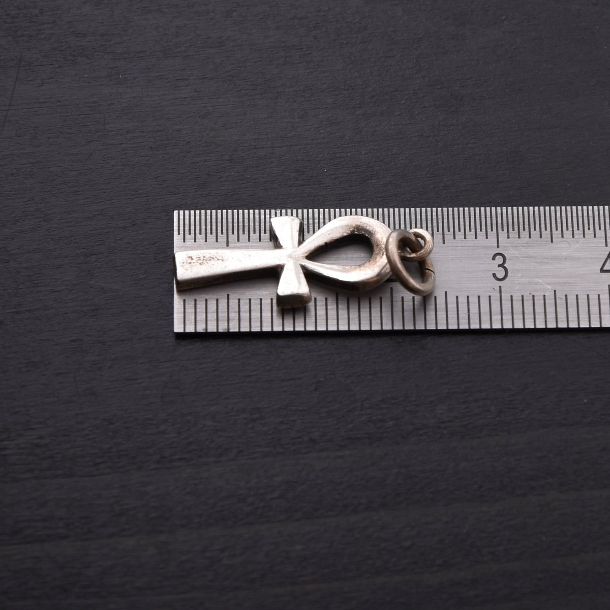 Vintage .800 Silver Egyptian Ankh Cross Charm/Pendant ca. 2cm