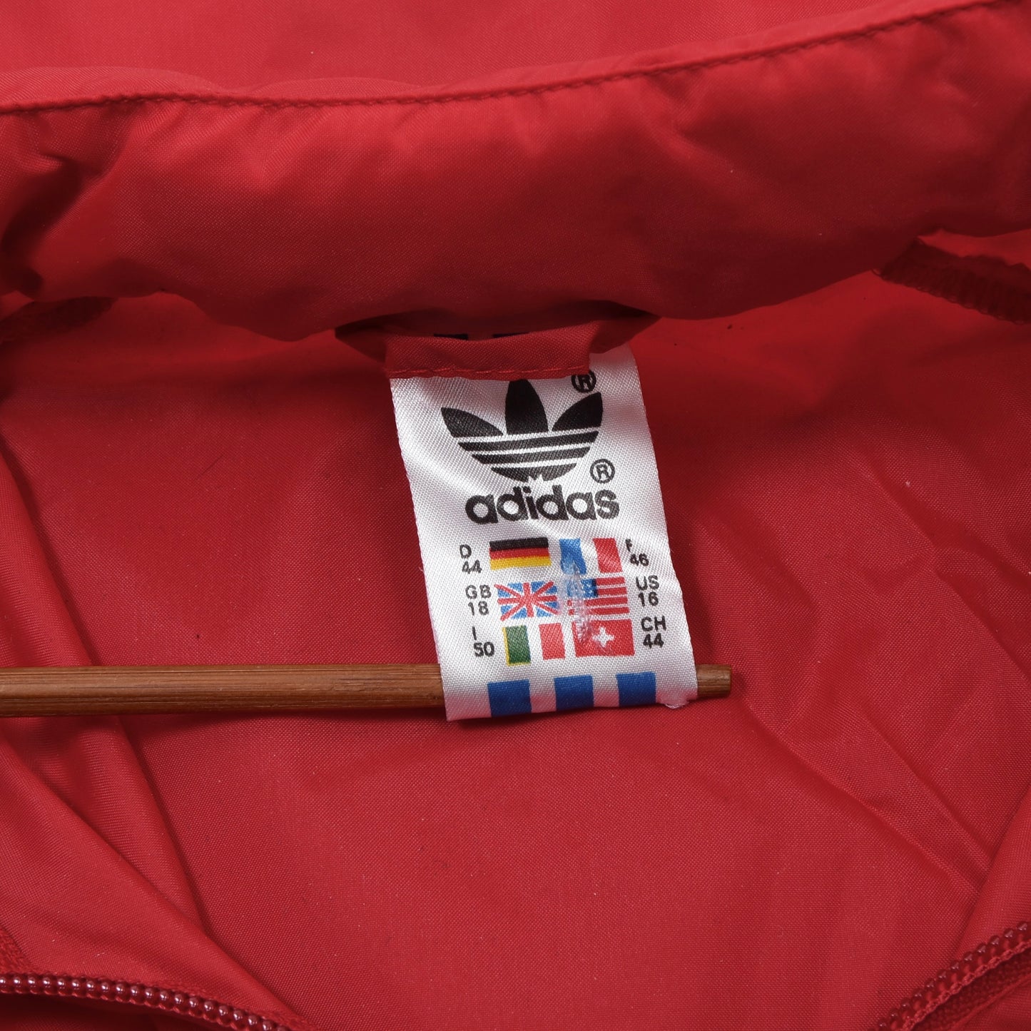 Vintage Adidas Nylon Regenjacke Größe D44 ca. 56cm - Rot