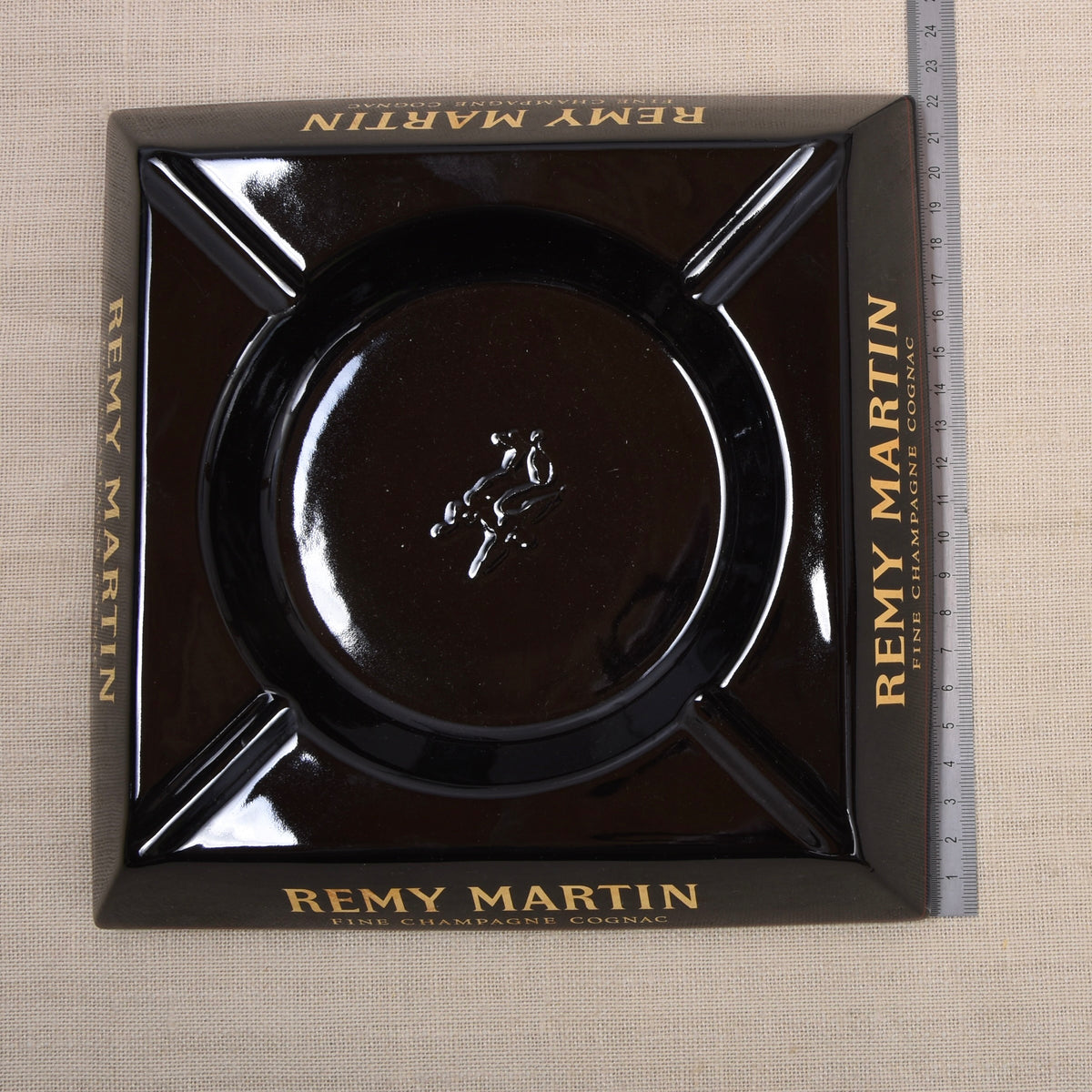 NIB Remy Martin Cigar Ashtray Made in France ca. 22cm - Black/Gold