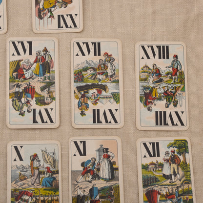 Piatnik Tarock-Karten vor 1945 + antikes Lederetui – 54 +1 Blatt