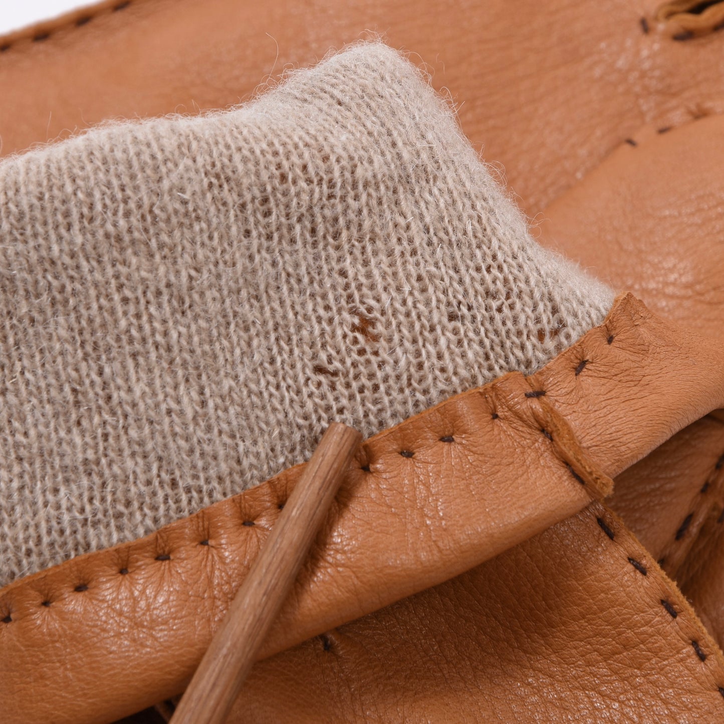 Butter Soft Wool-Lined Leather Gloves Size 9 1/2 ca. 11.8cm - Tan