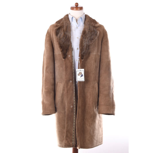Lammfellmantel mit Pelzkragen, Brustumfang ca. 60 cm – Braun
