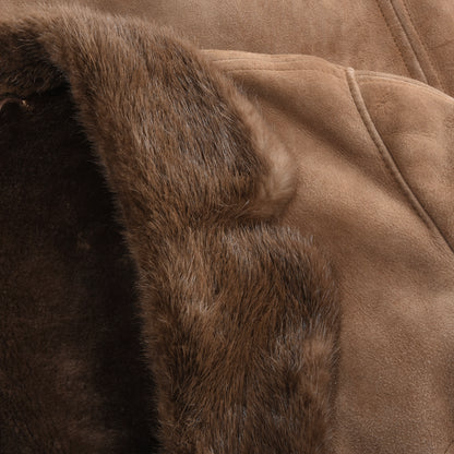 Lammfellmantel mit Pelzkragen, Brustumfang ca. 60 cm – Braun