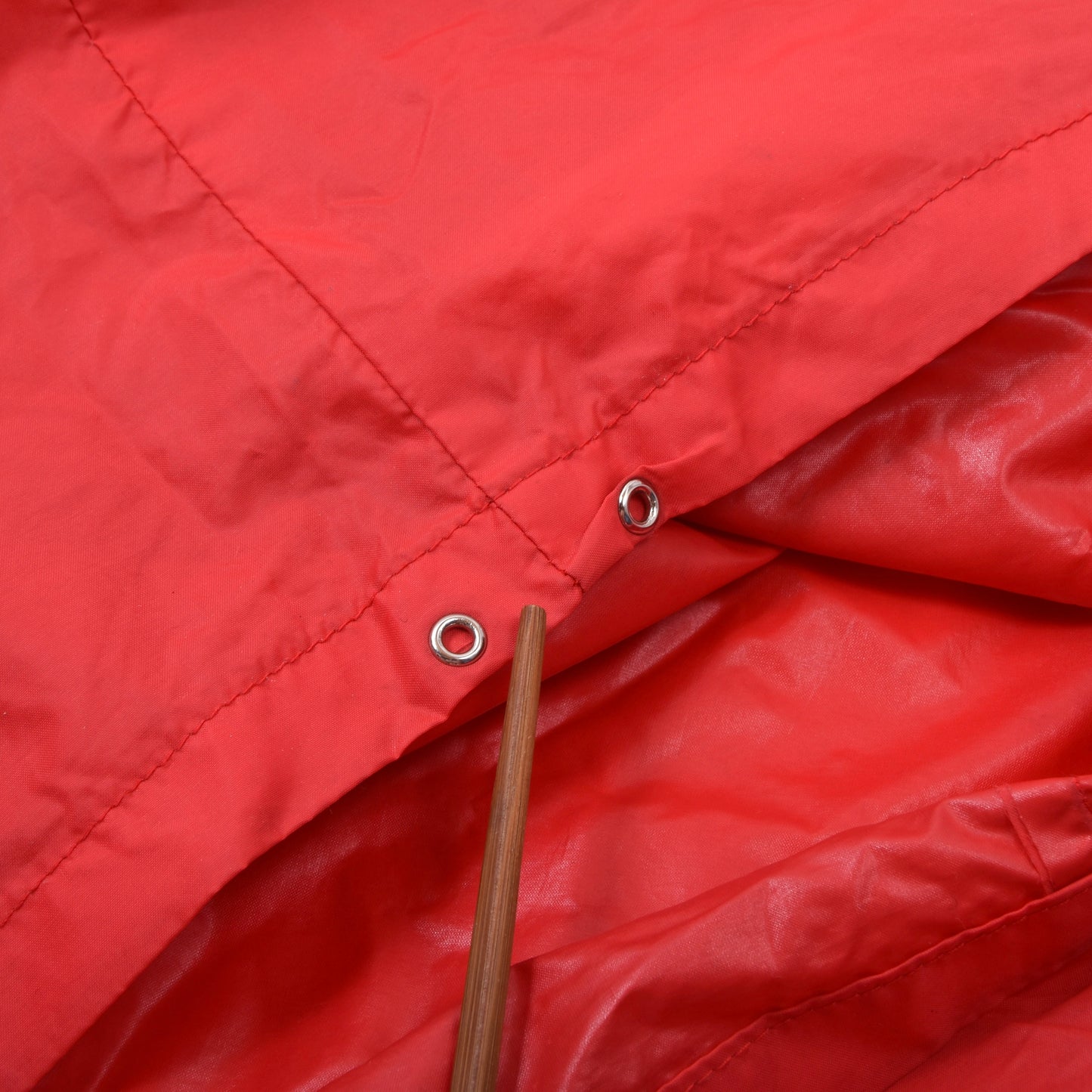 Vintage Adidas Nylon Regenjacke Größe 168 Made in France ca. 50,5cm - Rot
