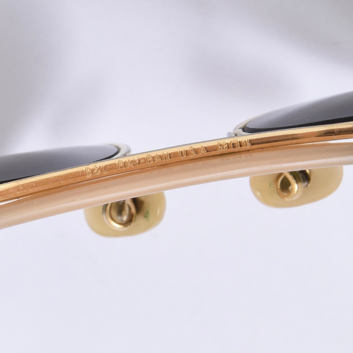 B&L Ray-Ban Aviator Sonnenbrille – Gold