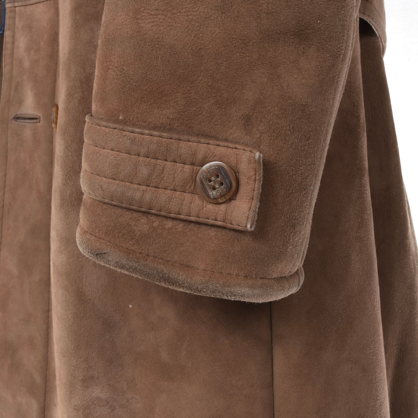 Classic Belted-Back Shearling Coat ca. 56.5cm Chest  - Brown