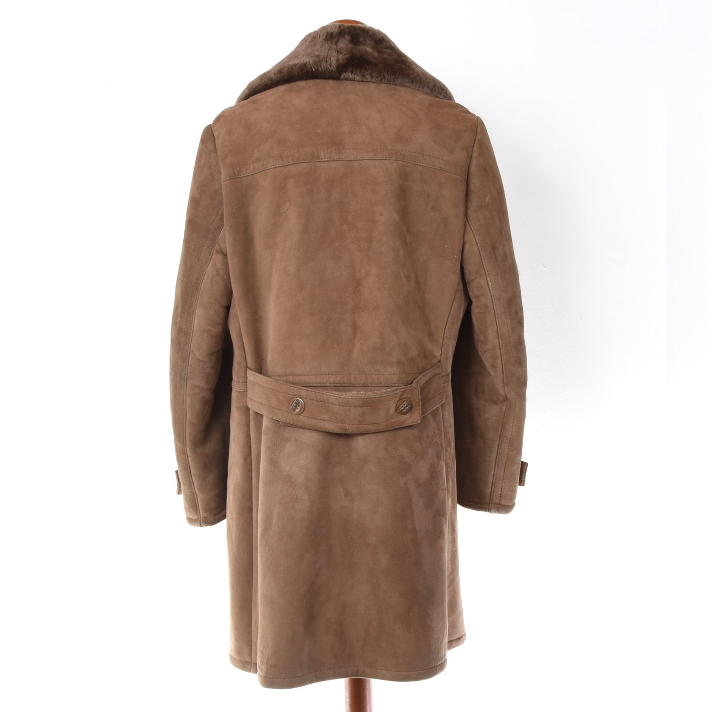 Classic Belted-Back Shearling Coat ca. 56.5cm Chest  - Brown